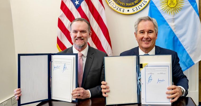 El acuerdo sobre Comercio e Inversiones Recíprocos, firmado entre el embajador Jamieson Greer y el ministro de Relaciones Exteriores, Comercio Internacional y Culto de la Argentina, Pablo Quirno. El acuerdo sobre Comercio e Inversiones Recíprocos, firmado entre el embajador Jamieson Greer y el ministro de Relaciones Exteriores, Comercio Internacional y Culto de la Argentina, Pablo Quirno.
