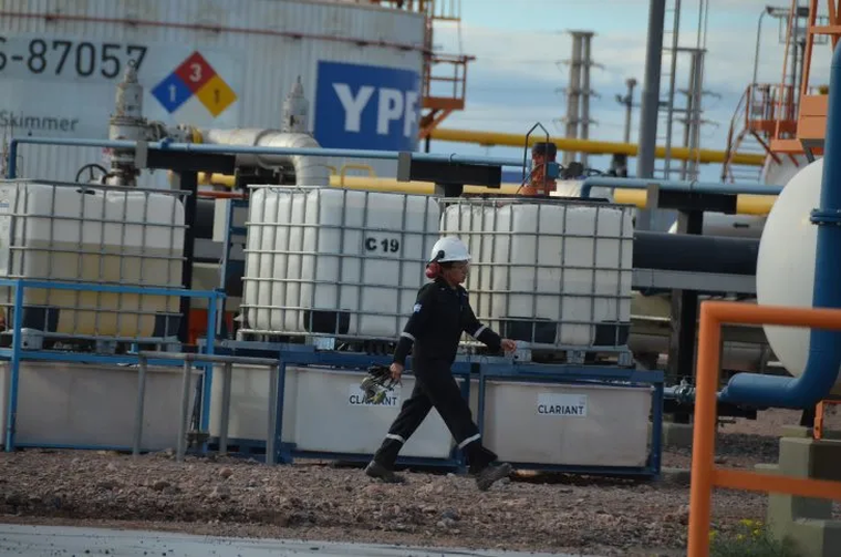 Las mujeres ocupan alrededor del 20% del empleo en el sector energético