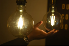 La caía del consumo de energía eléctrica atraviesa a hogares, comercios e industrias.