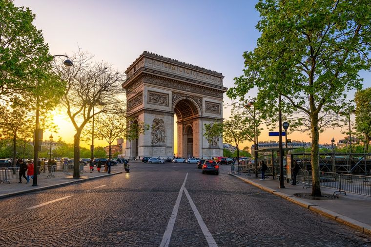 paris arco del triunfo