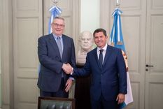 El CEO de Vicuña Corp., Ron Hochstein, junto al gobernador de San Juan, Marcelo Orrego.