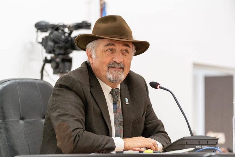 Othar pidió definiciones a PECOM por Manantiales Behr Othar pidió definiciones a PECOM por Manantiales Behr