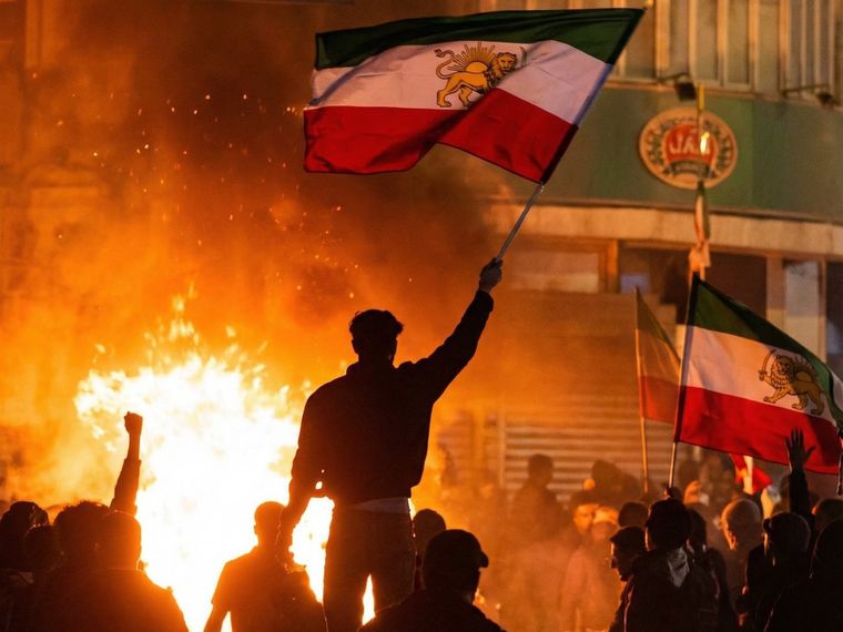 Las manifestaciones en las calles de Irán, en los días previos al ataque de Estados Unidos.