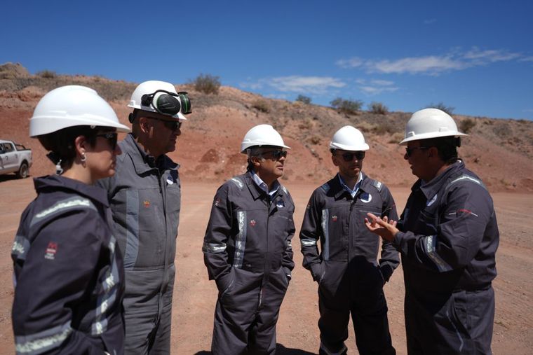 Cornejo recorrió la zona y se explayó sobre la estrategia de la provincia Cornejo recorrió la zona y se explayó sobre la estrategia de la provincia