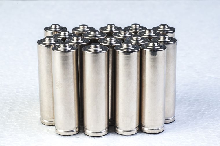 Baterías de litio, clave en la economía mundial. Baterías de litio, clave en la economía mundial.