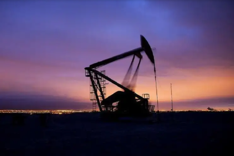 Pozo de petróleo en Venezuela. Pozo de petróleo en Venezuela.