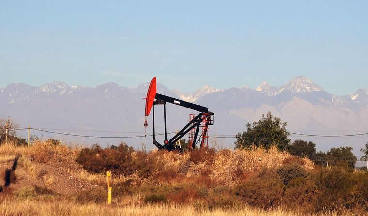 Pozo de petróleo. Pozo de petróleo.