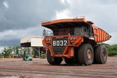 hitachi construction machinery explora inversiones en argentina para la industria minera