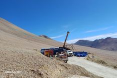 mogotes metals reporta un nuevo sistema aurifero-cuprifero de gran escala en vicuna