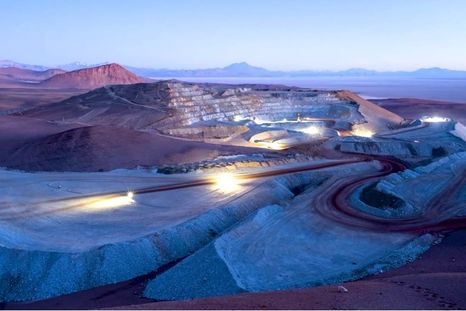 La mina Lindero está localizada en la provincia de Salta y recientemente confirmó un gran hallazgo de oro, que lo transforma en uno de los proyectos más rentables de Argentina. La mina Lindero está localizada en la provincia de Salta y recientemente confirmó un gran hallazgo de oro, que lo transforma en uno de los proyectos más rentables de Argentina.