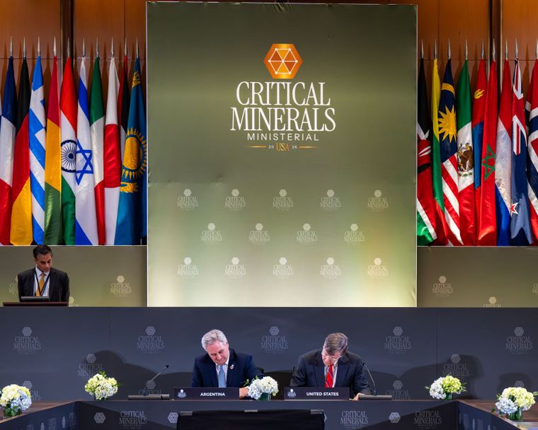 El Canciller Quirno y el Vicesecretario de Estado Christopher Landau suscribieron un acuerdo de minerales críticos.&nbsp;