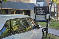 Carga de autos eléctricos.