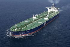 Poco control: los barcos petroleros atraviesan los mares. Foto: EFE