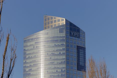 YPF y un fallo histórico en Estados Unidos a favor de la Argentina. YPF y un fallo histórico en Estados Unidos a favor de la Argentina.