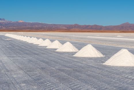 El proceso de extracción del litio comienza en los salares. El proceso de extracción del litio comienza en los salares.