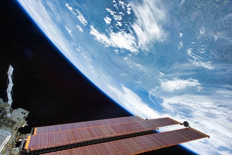 Paneles solares en la luna, ¿sueño o realidad posible? Paneles solares en la luna, ¿sueño o realidad posible?