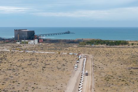 Recta final para el oleoducto de VMOS, que lleva desde Vaca Muerta hasta Punta Colorada, la salida del petróleo por el Atlántico. Recta final para el oleoducto de VMOS, que lleva desde Vaca Muerta hasta Punta Colorada, la salida del petróleo por el Atlántico.