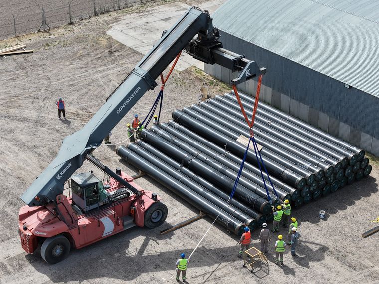 YPF construye en Punta Colorada, Río Negro, la principal salida del petróleo desde Vaca Muerta. YPF construye en Punta Colorada, Río Negro, la principal salida del petróleo desde Vaca Muerta.
