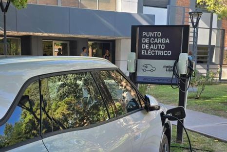 Carga de autos eléctricos. Carga de autos eléctricos.