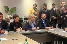 La delegación mendocina en la PDAC 2026. La vicegobernadora Hebe Casado; la ministra de Energía y Ambiente, Jimena Latorre; el director de Minería, Jerónimo Shantal; y el CEO de Impulsa Mendoza, Sebastián Piña. La delegación mendocina en la PDAC 2026. La vicegobernadora Hebe Casado; la ministra de Energía y Ambiente, Jimena Latorre; el director de Minería, Jerónimo Shantal; y el CEO de Impulsa Mendoza, Sebastián Piña.