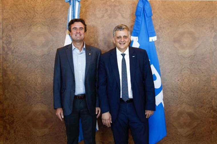 Julián Escuder, Country Manager de Pluspetrol Argentina, y Horacio Marín, CEO y presidente de YPF. La petrolera se asoció al Instituto Vaca Muerta.