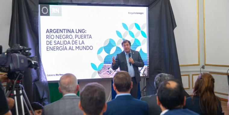 El gobernador de Río Negro, Alberto Weretilneck, presentó en Viedma los detalles del acuerdo estratégico firmado con YPF﻿.