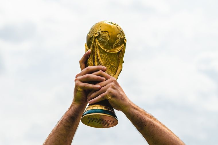 El trofeo FIFA de la Copa del Mundo duplicó su valor por el oro.