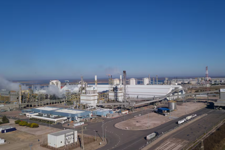 YPF se desprendió de Profertil, cuya planta opera en Bahía Blanca.