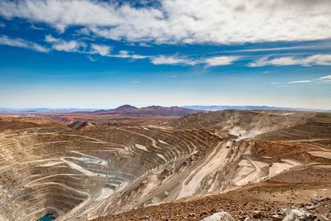 Freeport-McMoRan presentó ante el Servicio de Evaluación Ambiental (SEA) la expansión de su mina El Abra por US$7.500 millones. Freeport-McMoRan presentó ante el Servicio de Evaluación Ambiental (SEA) la expansión de su mina El Abra por US$7.500 millones.