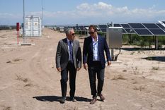 Alfredo Cornejo, gobernador de Mendoza, junto a Jorge Brito en el Parque Solar Anchoris. Alfredo Cornejo, gobernador de Mendoza, junto a Jorge Brito en el Parque Solar Anchoris.