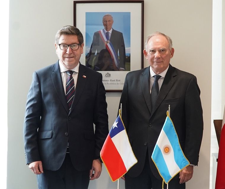 Biministro-Mas-y-lucero (1)