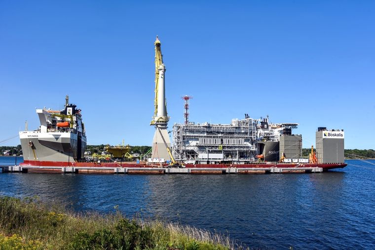 El White Marlyn se encuentra actualmente frente a Bahía Blanca, a la espera de novedades