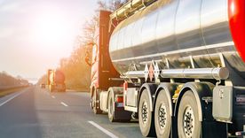 Impuestos a los combustibles: nueva postergación, menor recaudación y mayor atraso