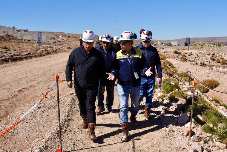 El gobernador Vidal recorrió la mina explotada por Newmont El gobernador Vidal recorrió la mina explotada por Newmont
