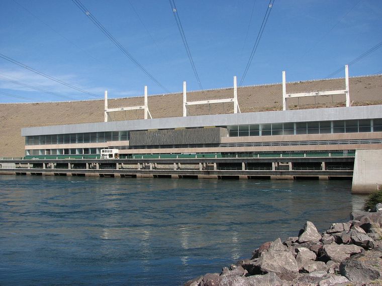 El Chocón, una de las centrales de energía eléctrica del Comahue. El Chocón, una de las centrales de energía eléctrica del Comahue.