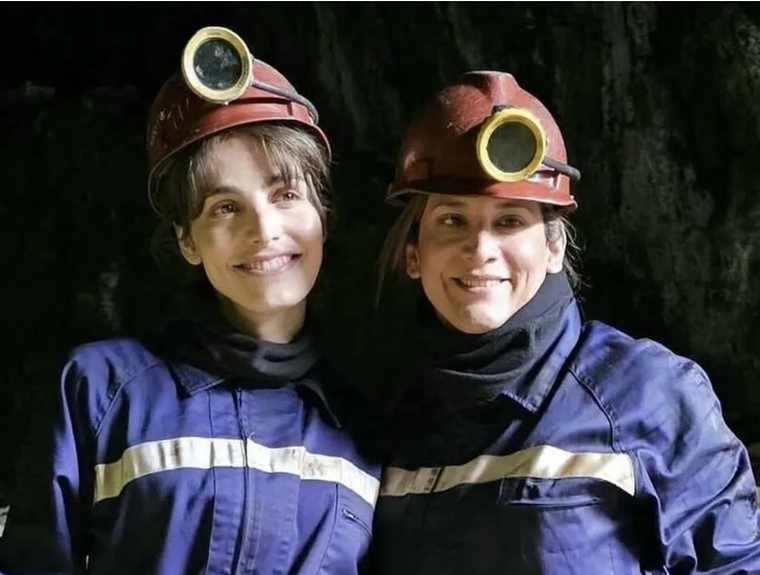 Lux Pascal junto a Carla Antonella “Carlita” Rodríguez, la minera que inspiró la historia de la película.