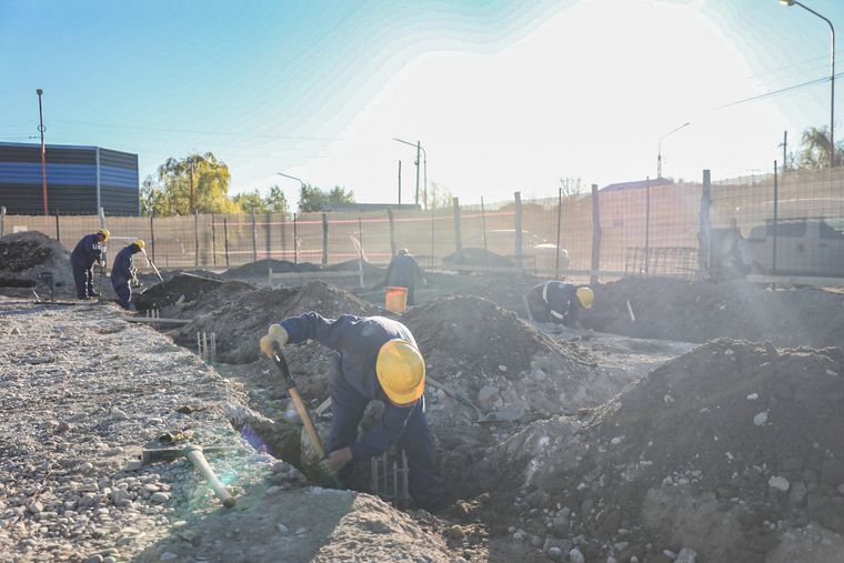 Comenzó la obra del hospital de Barda del Medio, Río Negro. Comenzó la obra del hospital de Barda del Medio, Río Negro.