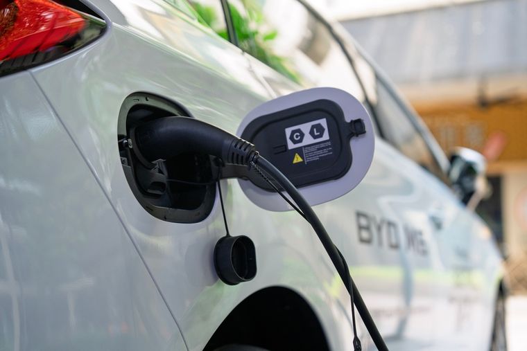Carga de auto eléctrico chino BYD. Carga de auto eléctrico chino BYD.
