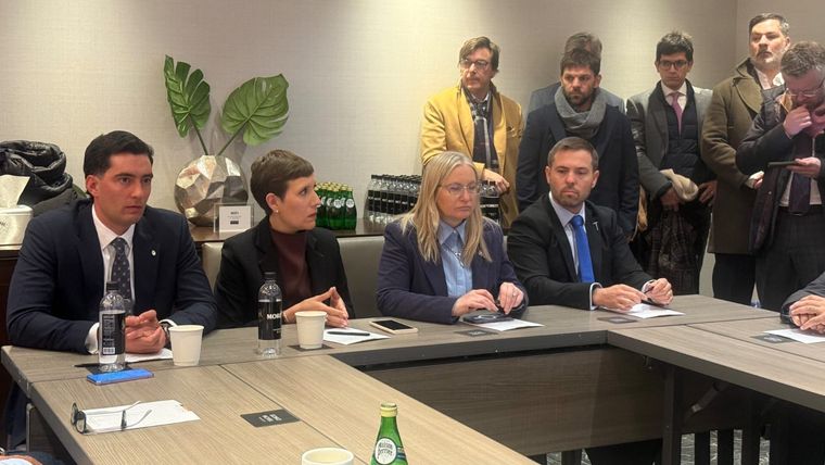 La delegación mendocina en la PDAC 2026. La vicegobernadora Hebe Casado; la ministra de Energía y Ambiente, Jimena Latorre; el director de Minería, Jerónimo Shantal; y el CEO de Impulsa Mendoza, Sebastián Piña.